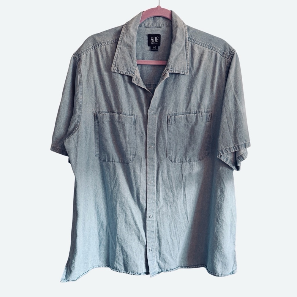Urban Outfitters BDG Short-Sleeve Blue Button-Down Denim Shirt